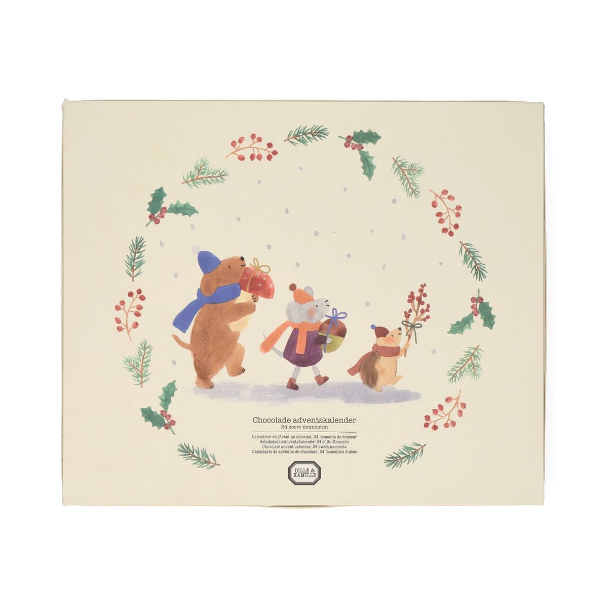 Crèmekleurige chocolade adventskalender van Dille & Kamille met een hond, een muis en een egel in de sneeuw